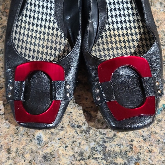 Womens Liz Claiborne Flats - Picture 4 of 4